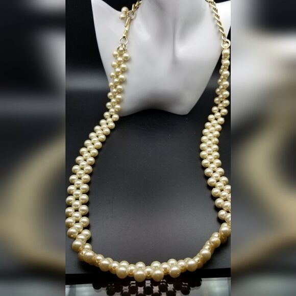 VINTAGE! Cascading Lace Chamomile Pearl Necklace Dripping in Luxe. OFL - Picture 1 of 2
